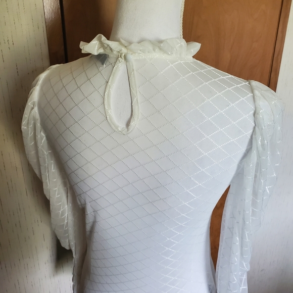 Frill Hem Puff Shoulder Blouse - Picture 7 of 8